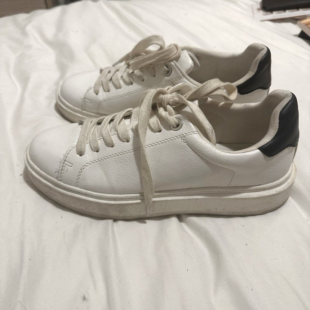 White sneakers size 9 from Steve Madden.